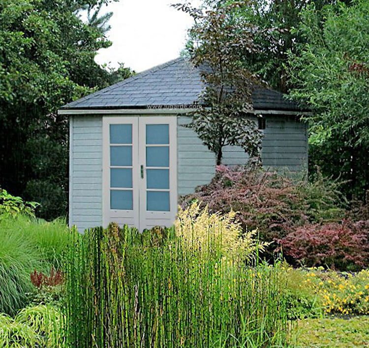 Lugarde Summerhouse P29 is a square shaped summerhouse with a pyramid roof. A special feature is its double door with frosted windows.