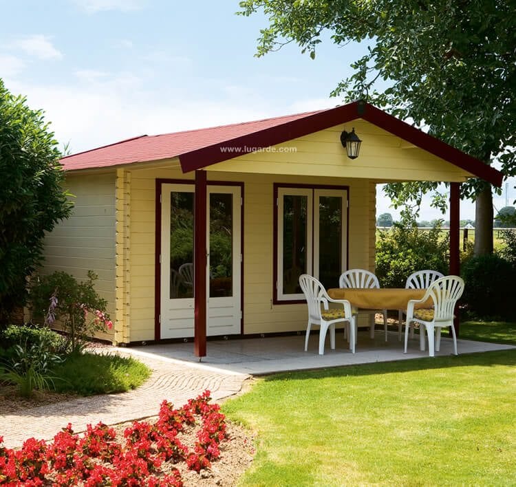 Lugarde Log Cabin Nick BN01 is a charming log cabin with an elegant saddle roof and a large canopy; ideal to sit outside. This log cabin has a large double door and window at the front but can also be supplied with an extra side window.